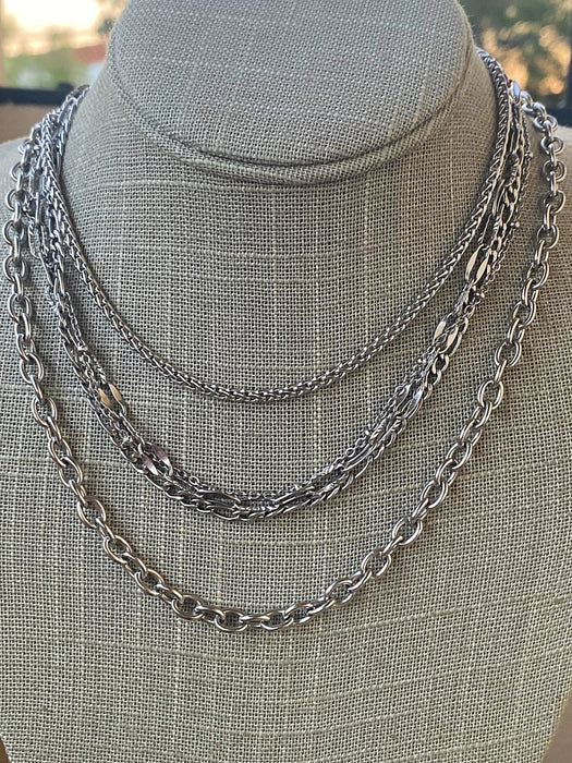 MULTI CHAIN NECKLACE